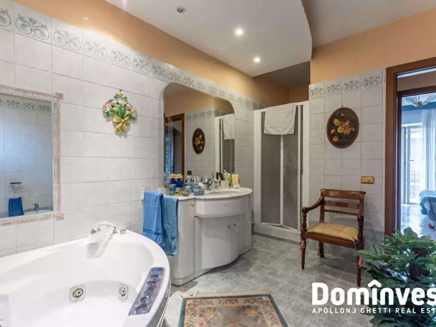 Immagine 11 di Villa in vendita  in Via Perseo a Guidonia Montecelio