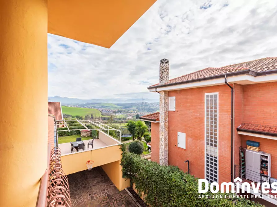 Immagine 15 di Villa in vendita  in Via Perseo a Guidonia Montecelio