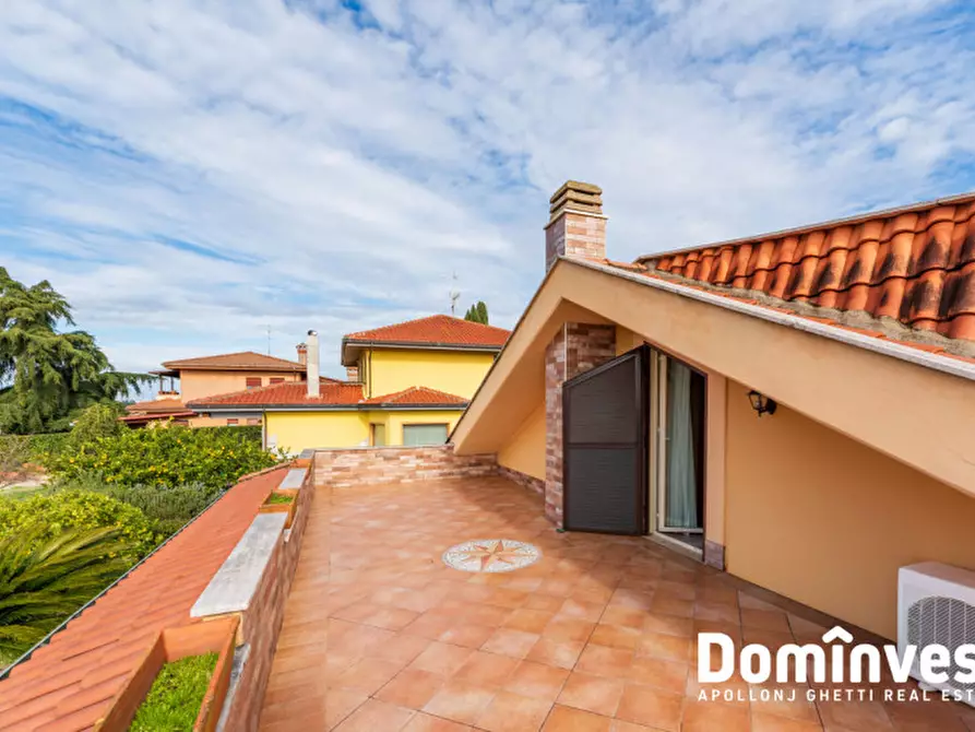 Immagine 36 di Villa in vendita  in Via Perseo a Guidonia Montecelio