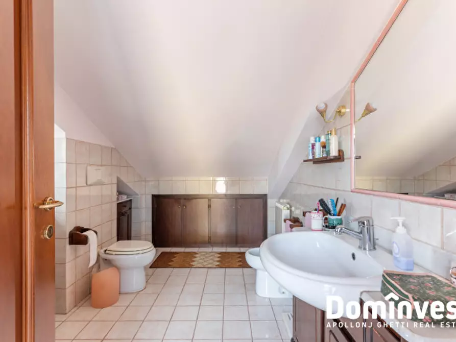 Immagine 39 di Villa in vendita  in Via Perseo a Guidonia Montecelio