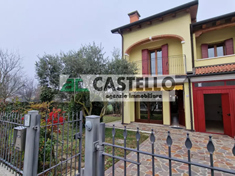 Immagine 1 di Casa bifamiliare in vendita  in Piazza Antonio Galato 4 a Vigonza