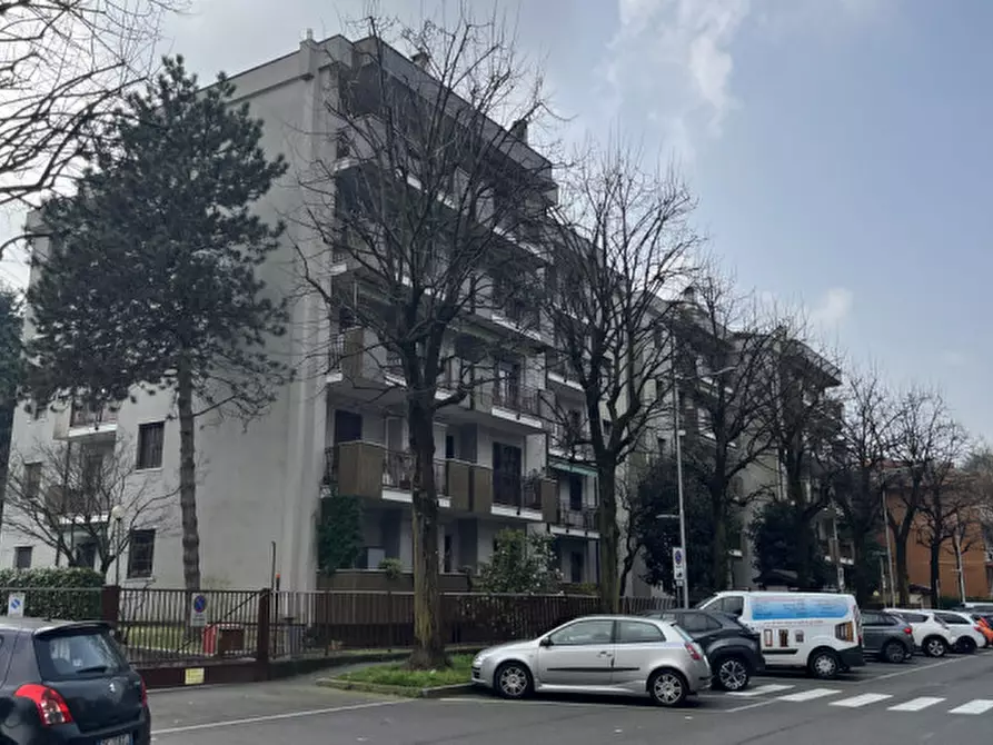 Immagine 3 di Appartamento in vendita  in Via Cristoforo Colombo a Cesano Boscone