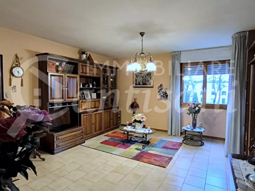 Immagine 3 di Appartamento in vendita  in Via Emilia a Firenze