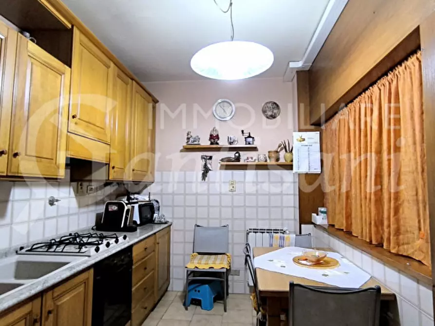 Immagine 4 di Appartamento in vendita  in Via Emilia a Firenze