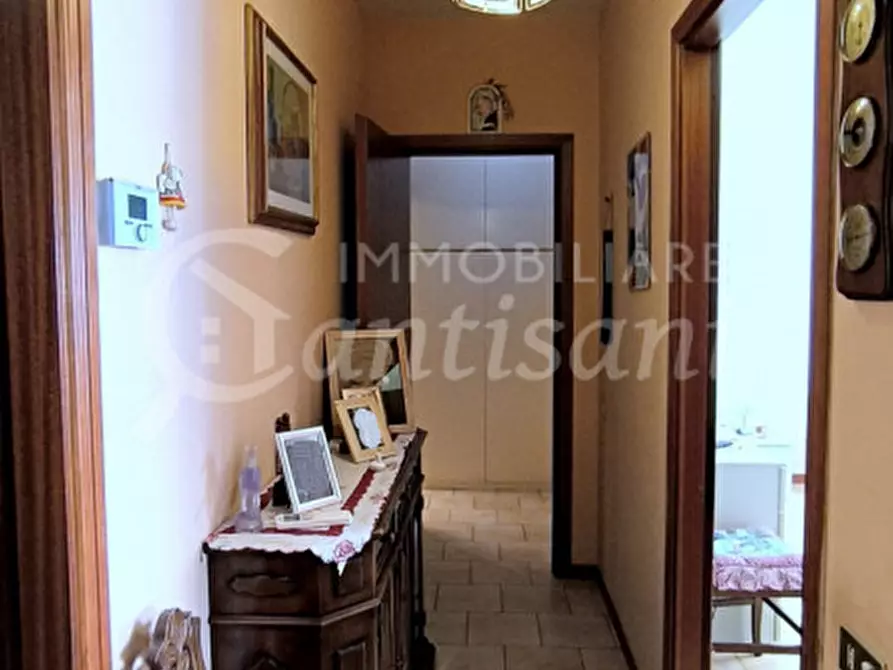 Immagine 13 di Appartamento in vendita  in Via Emilia a Firenze