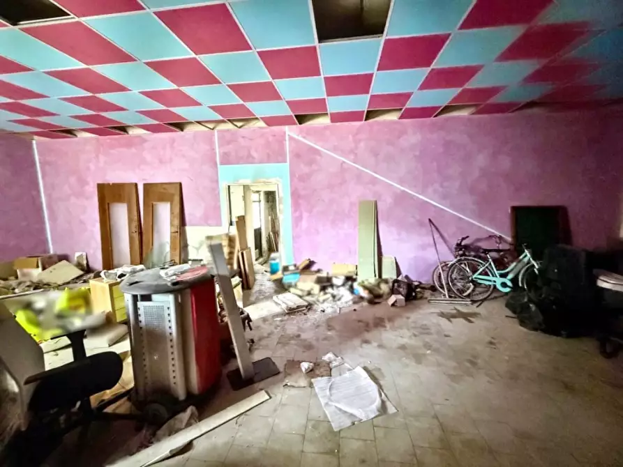 Immagine 3 di Negozio in vendita  in Piazza della Repubblica 12 a Zevio