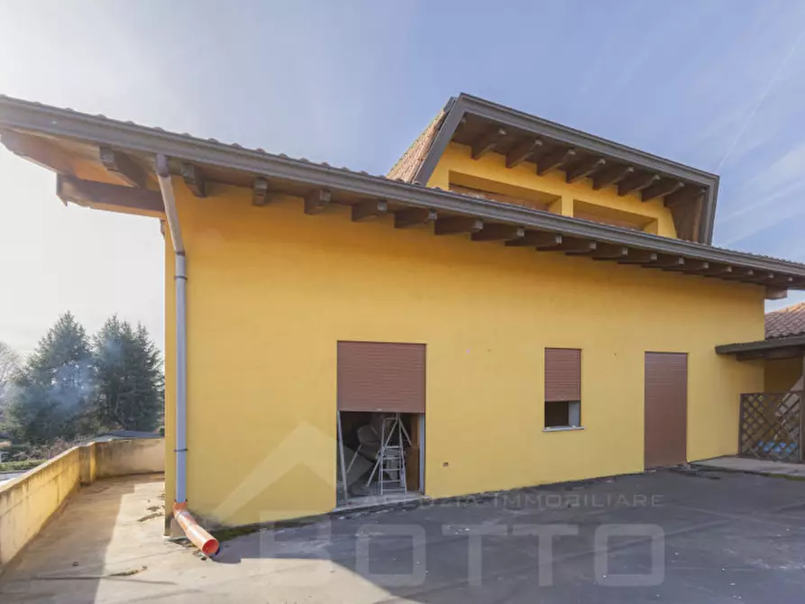 Immagine 1 di Casa indipendente in vendita  in via novara 302 a Borgomanero