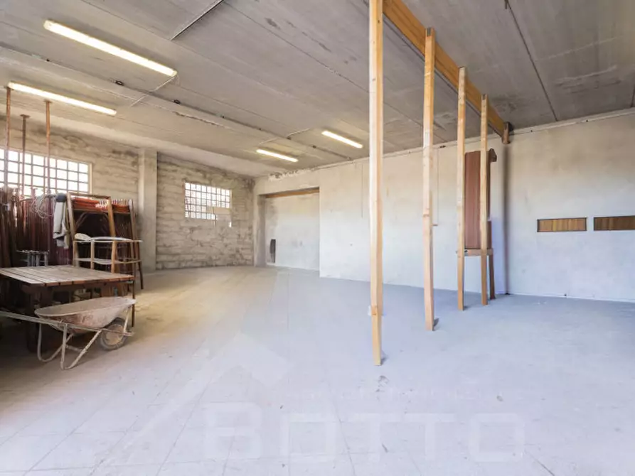 Immagine 16 di Casa indipendente in vendita  in via novara 302 a Borgomanero