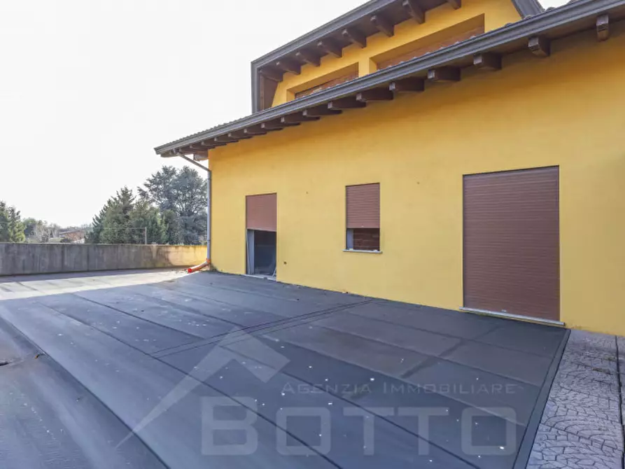 Immagine 18 di Casa indipendente in vendita  in via novara 302 a Borgomanero