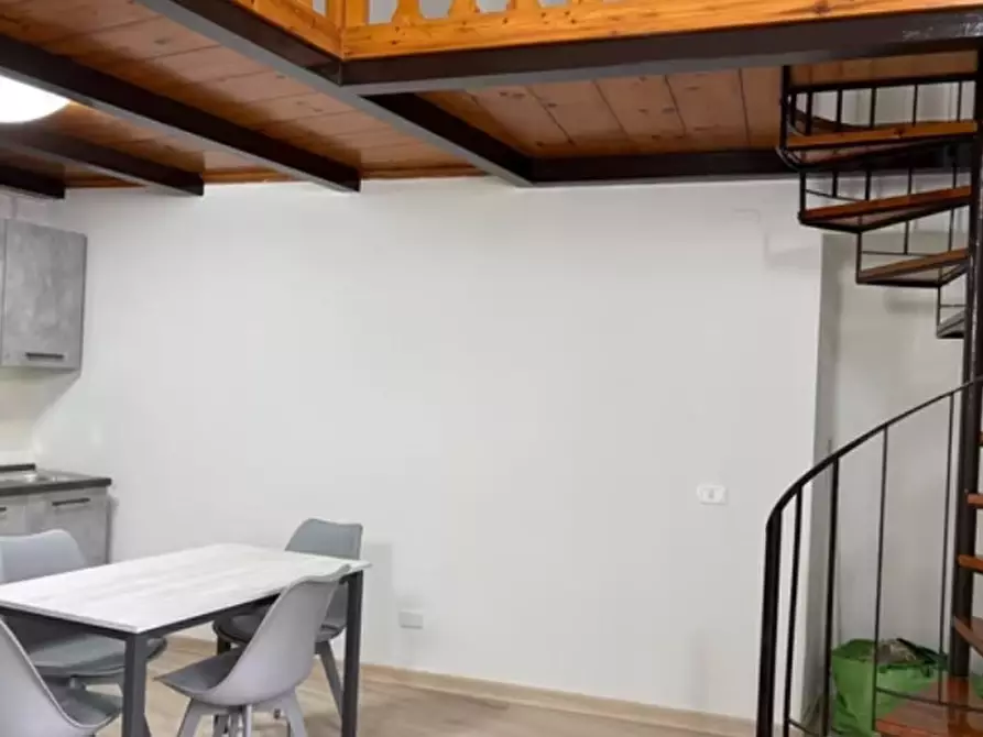 Immagine 6 di Appartamento in affitto  in via santa lucia al monte a Napoli