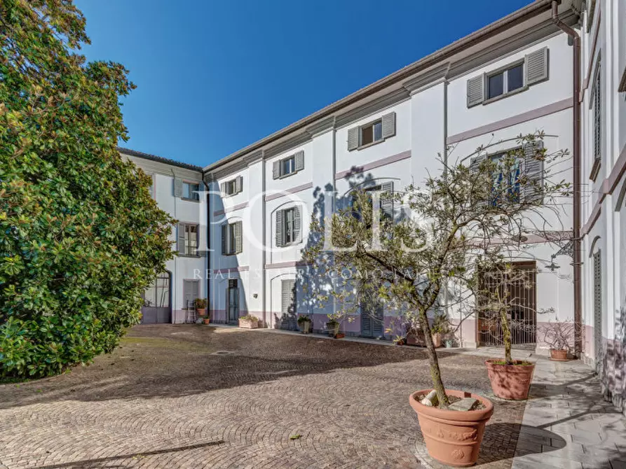 Immagine 9 di Villa in vendita  in VIA TASSERA a Erba