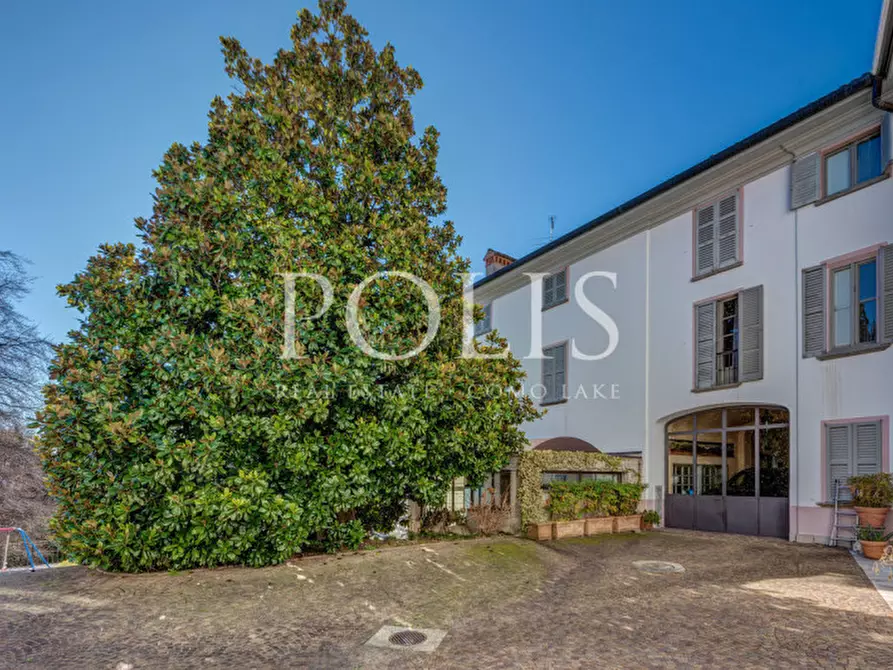 Immagine 10 di Villa in vendita  in VIA TASSERA a Erba