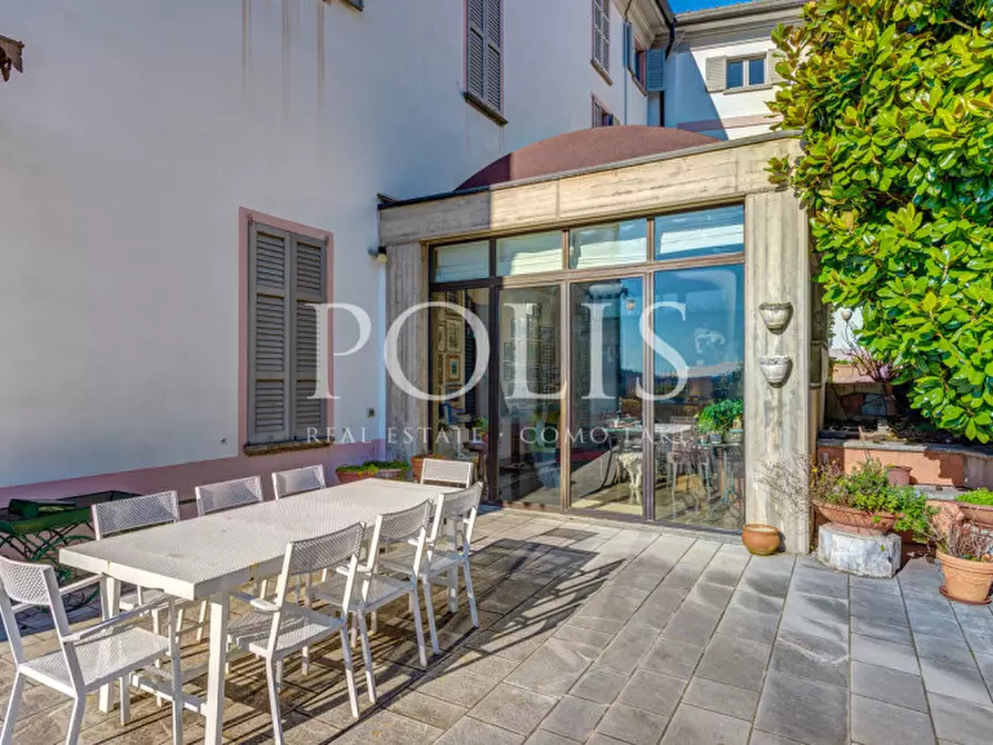 Immagine 12 di Villa in vendita  in VIA TASSERA a Erba