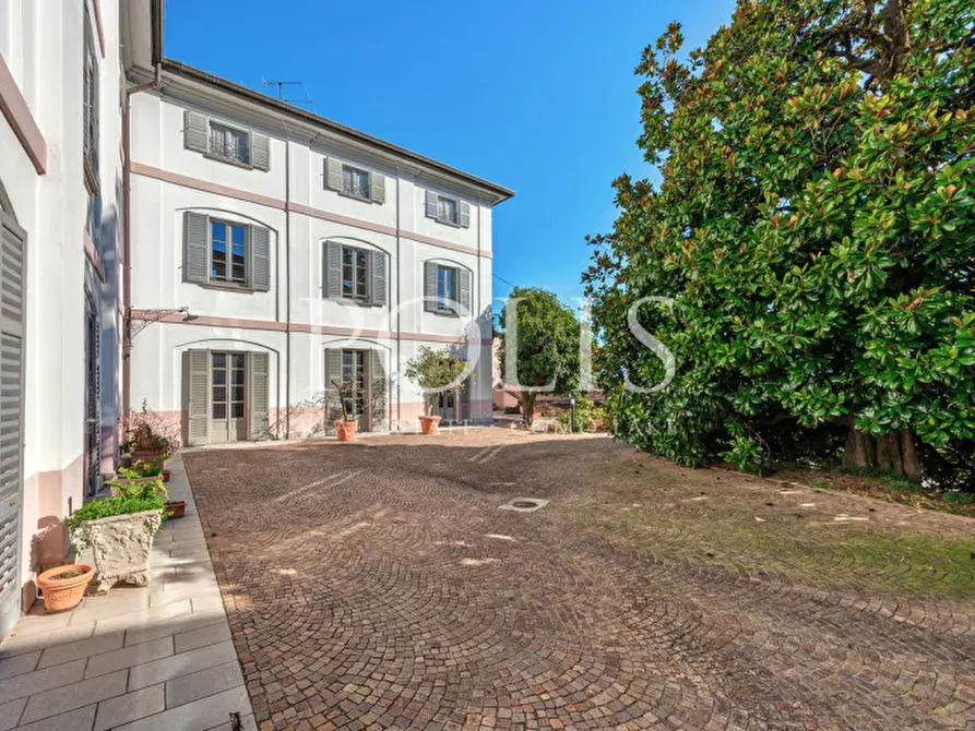 Immagine 16 di Villa in vendita  in VIA TASSERA a Erba