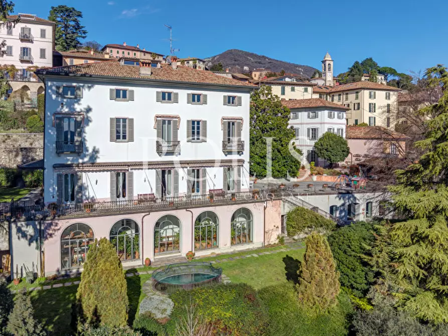 Immagine 18 di Villa in vendita  in VIA TASSERA a Erba