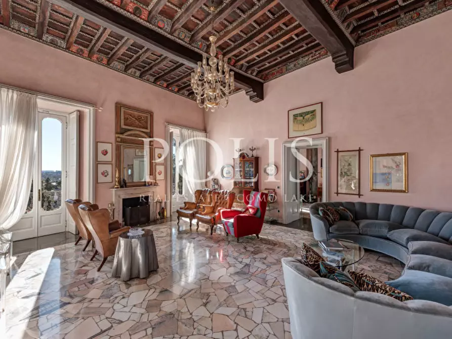 Immagine 20 di Villa in vendita  in VIA TASSERA a Erba