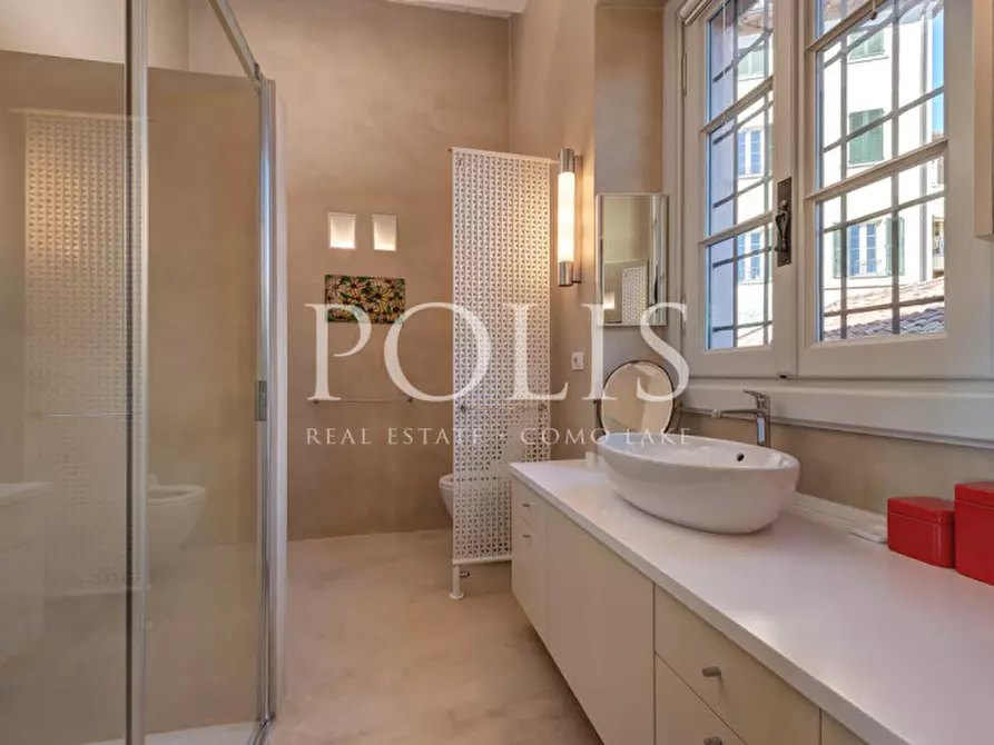 Immagine 38 di Villa in vendita  in VIA TASSERA a Erba