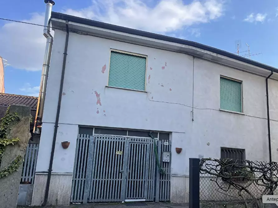 Immagine 1 di Casa indipendente in vendita  in Via Francesco Petrarca 15 a San Giovanni Lupatoto