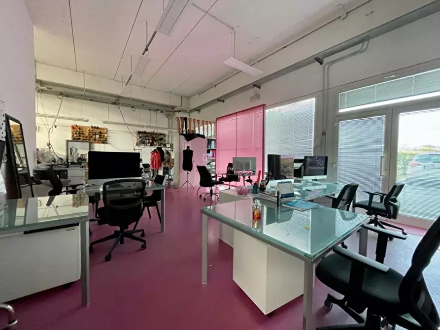 Immagine 3 di Capannone industriale in affitto  in Dei Terrazzieri 2/1 a Carpi