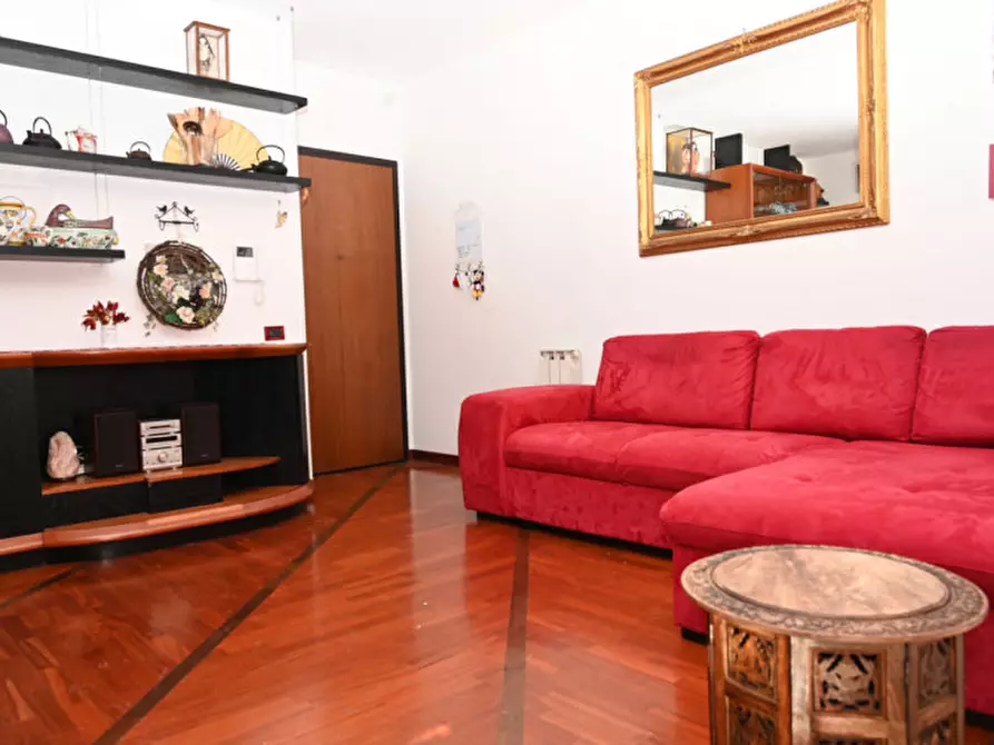 Immagine 1 di Appartamento in vendita  in Viale Degli Astri, 52 a Roma