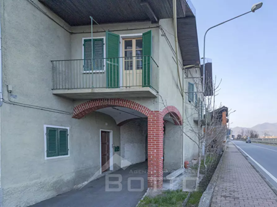Immagine 1 di Villetta a schiera in vendita  in Via San Giuseppe n 18 a Serravalle Sesia
