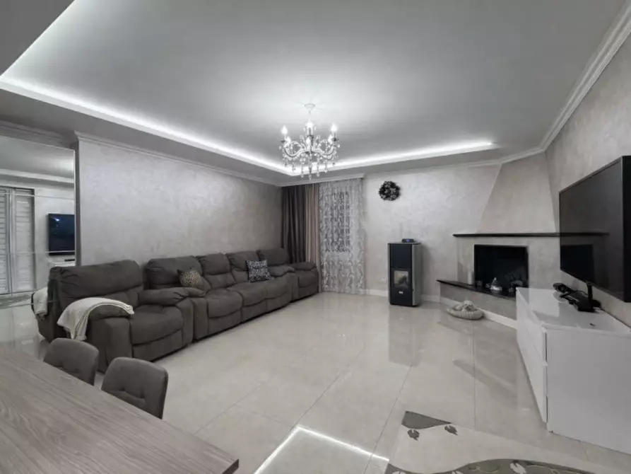 Immagine 1 di Casa trifamiliare in vendita  in via IV Novembre a Vigonza