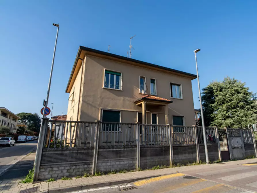 Immagine 30 di Appartamento in vendita  in Via Giuseppe Mazzini 38 a Biassono