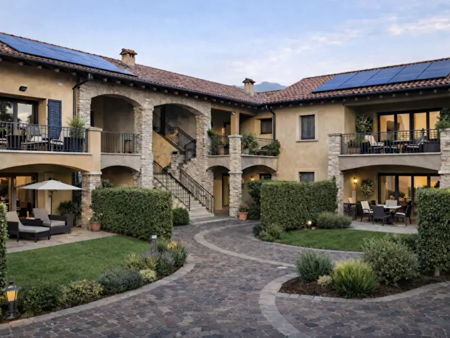 Immagine 2 di Appartamento in vendita  in Via Valle a Nuvolera