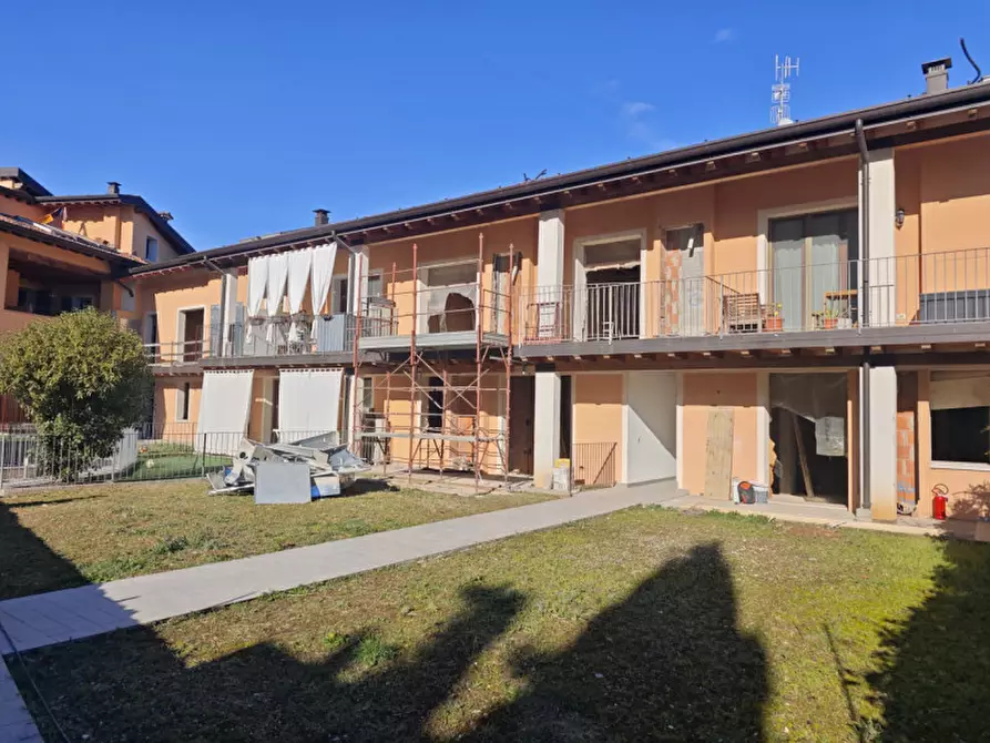 Immagine 11 di Appartamento in vendita  in Via Valle a Nuvolera