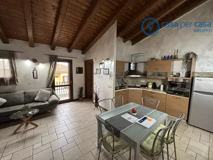 Immagine 2 di Appartamento in vendita  a Rovigo