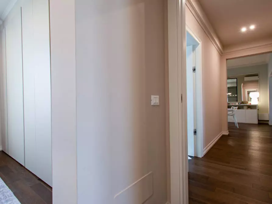 Immagine 16 di Appartamento in vendita  a Prato