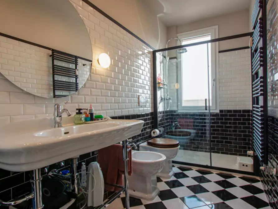 Immagine 17 di Appartamento in vendita  a Prato