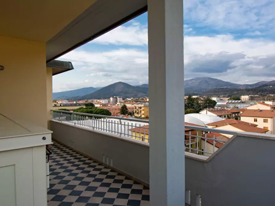 Immagine 21 di Appartamento in vendita  a Prato