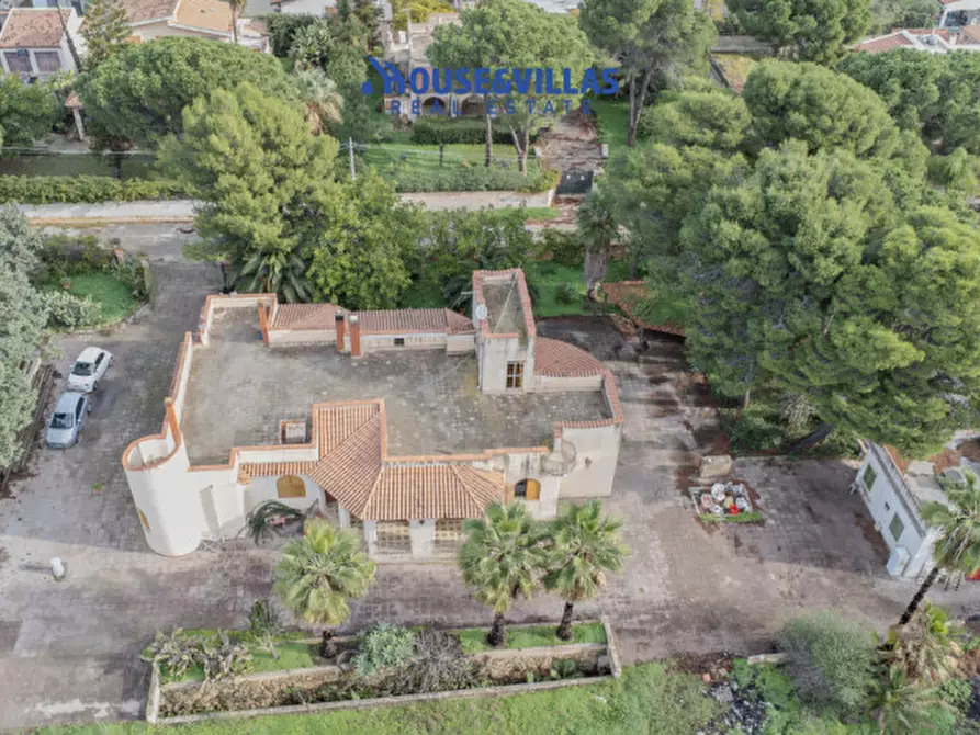 Immagine 4 di Villa in vendita  in VIA DEI TRIREMI a Siracusa