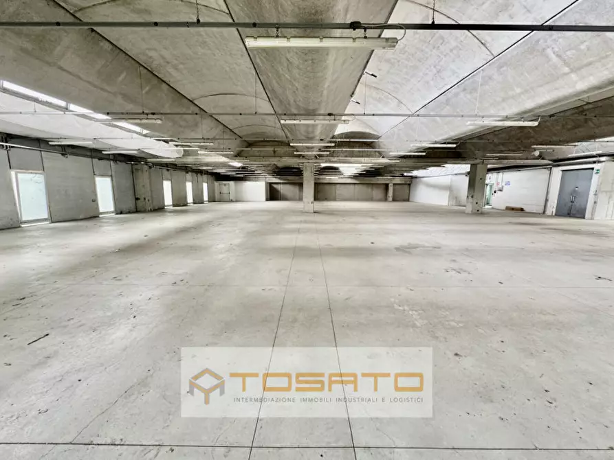 Immagine 4 di Capannone industriale in affitto  a Colognola Ai Colli