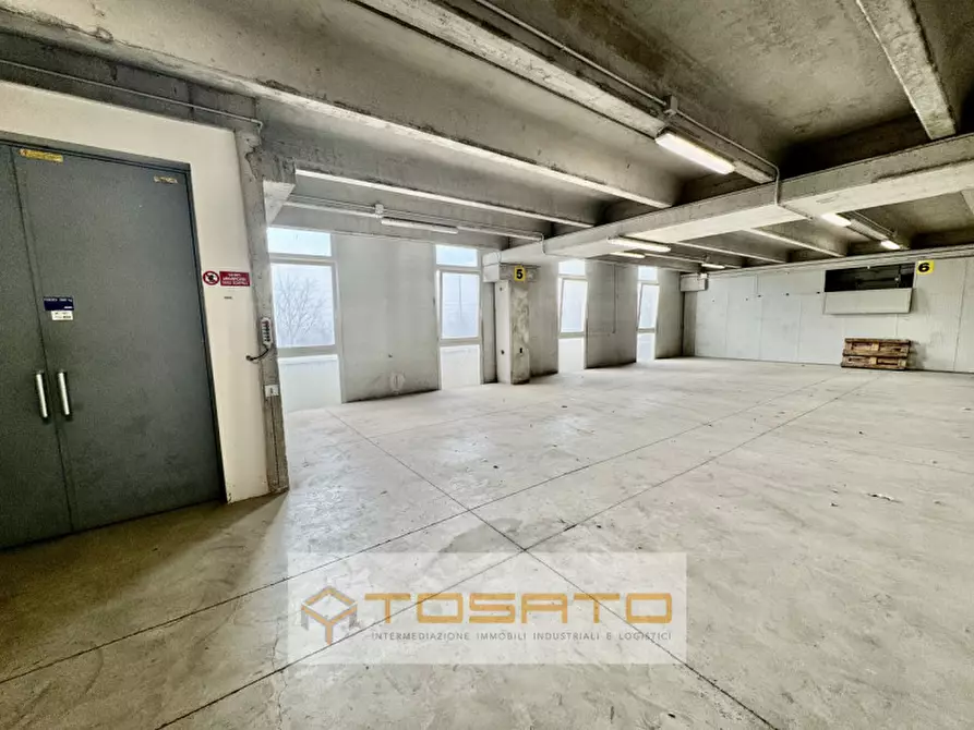 Immagine 9 di Capannone industriale in affitto  a Colognola Ai Colli