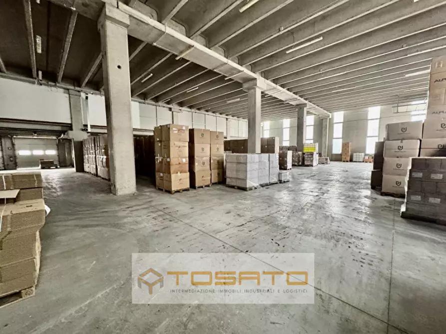Immagine 10 di Capannone industriale in affitto  a Colognola Ai Colli