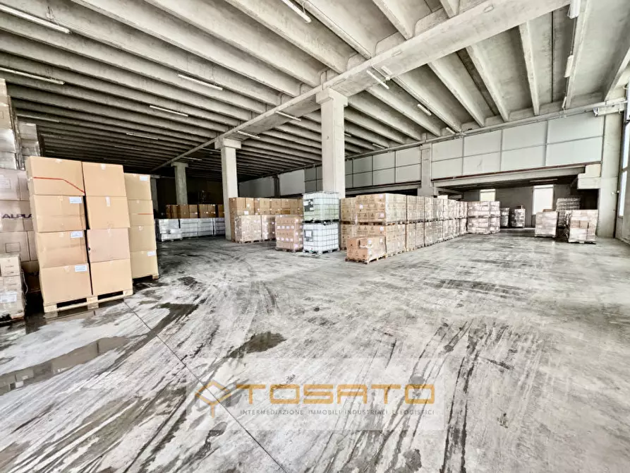 Immagine 12 di Capannone industriale in affitto  a Colognola Ai Colli