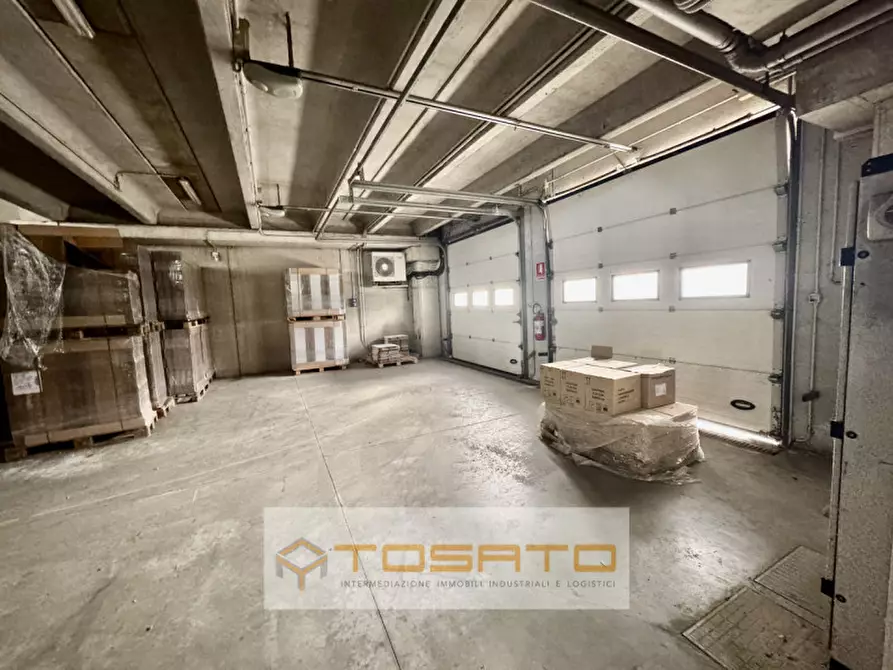 Immagine 13 di Capannone industriale in affitto  a Colognola Ai Colli