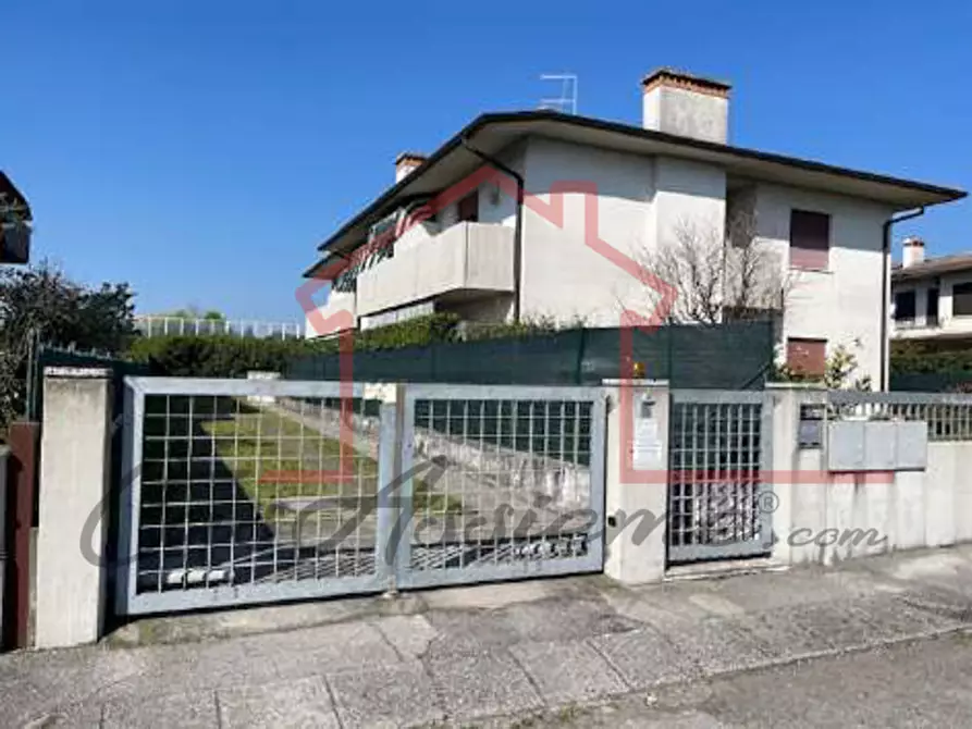 Immagine 2 di Appartamento in vendita  in Via Domenico Cimarosa a Romano D'ezzelino