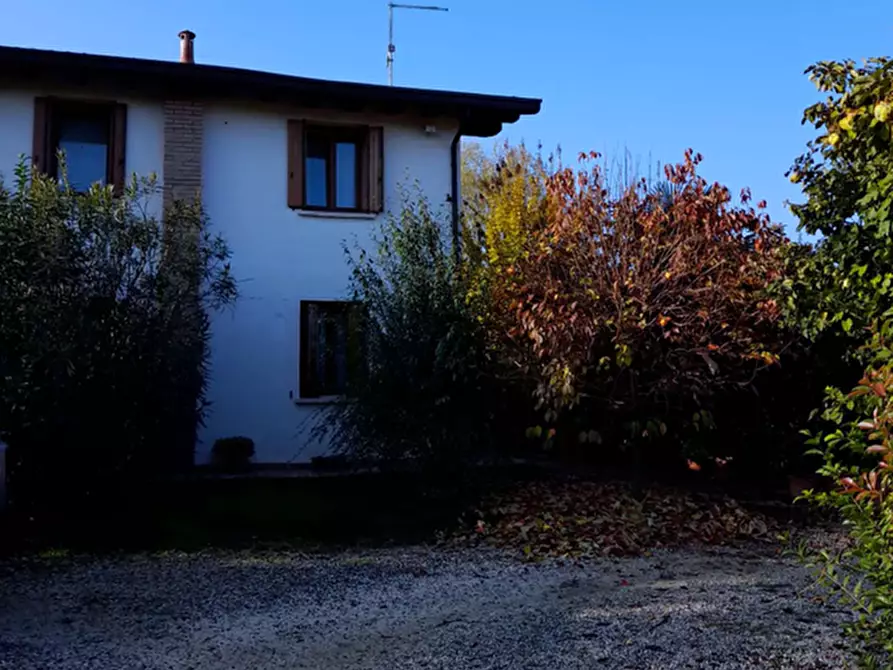 Immagine 1 di Casa indipendente in vendita  in Via Runchie, 30 a Azzano Decimo