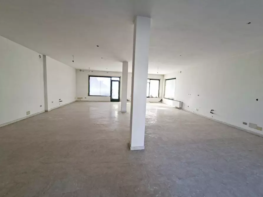 Immagine 1 di Negozio in vendita  in Via Roma a Piombino Dese