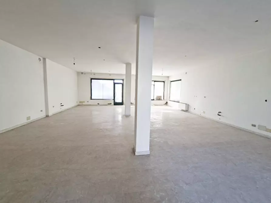 Immagine 3 di Negozio in vendita  in Via Roma a Piombino Dese