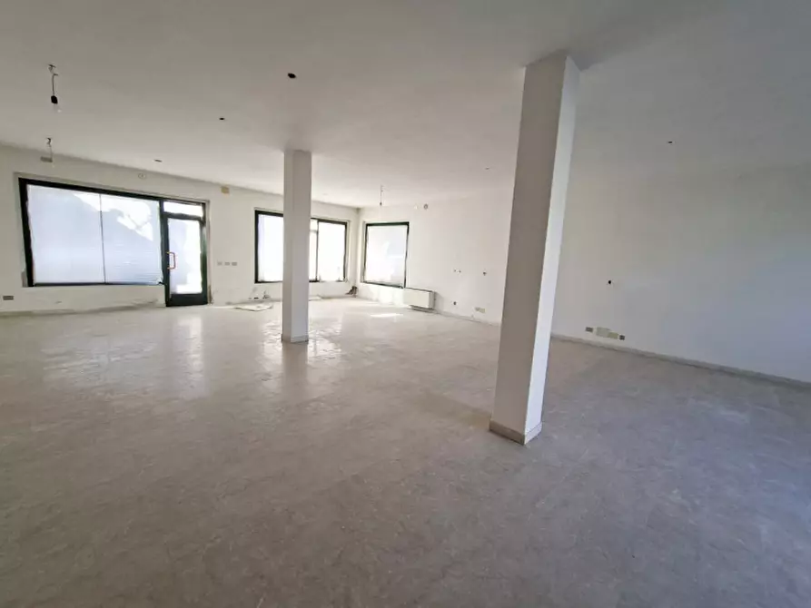 Immagine 4 di Negozio in vendita  in Via Roma a Piombino Dese