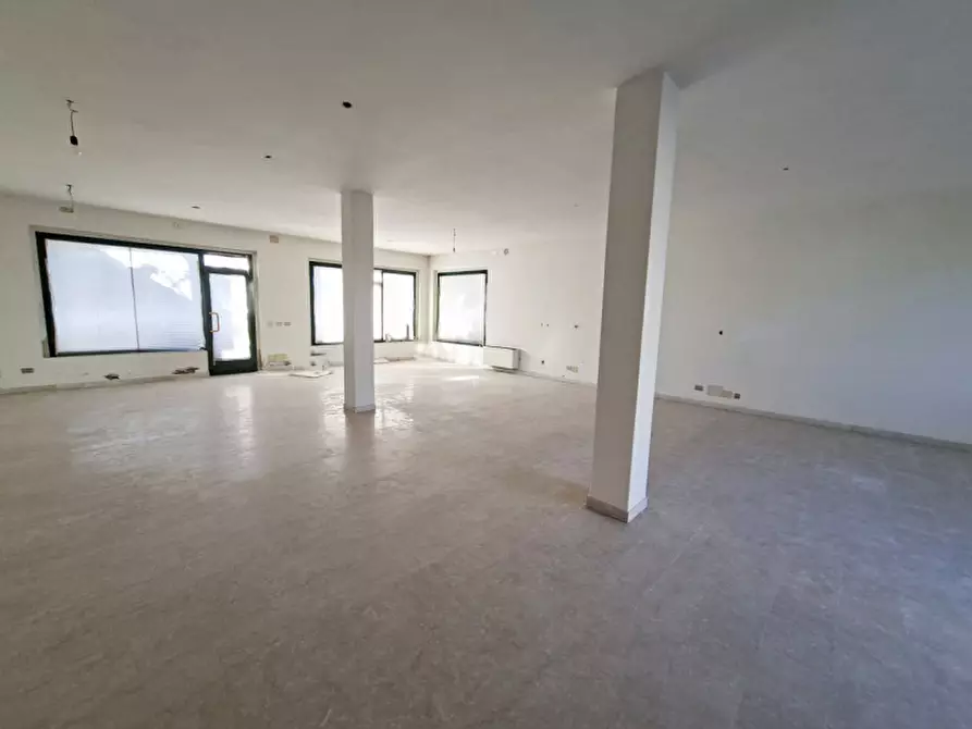 Immagine 7 di Negozio in vendita  in Via Roma a Piombino Dese