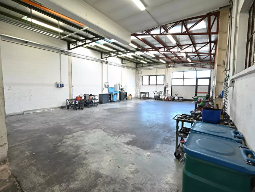 Immagine 4 di Capannone industriale in vendita  in Via Roveggia a Verona