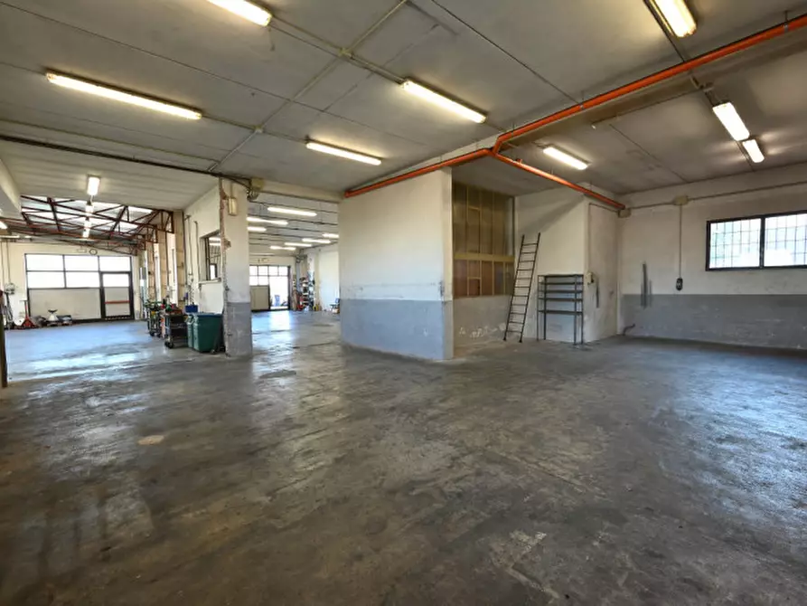 Immagine 5 di Capannone industriale in vendita  in Via Roveggia a Verona