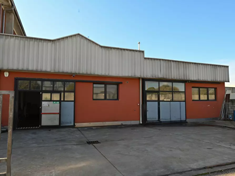 Immagine 6 di Capannone industriale in vendita  in Via Roveggia a Verona
