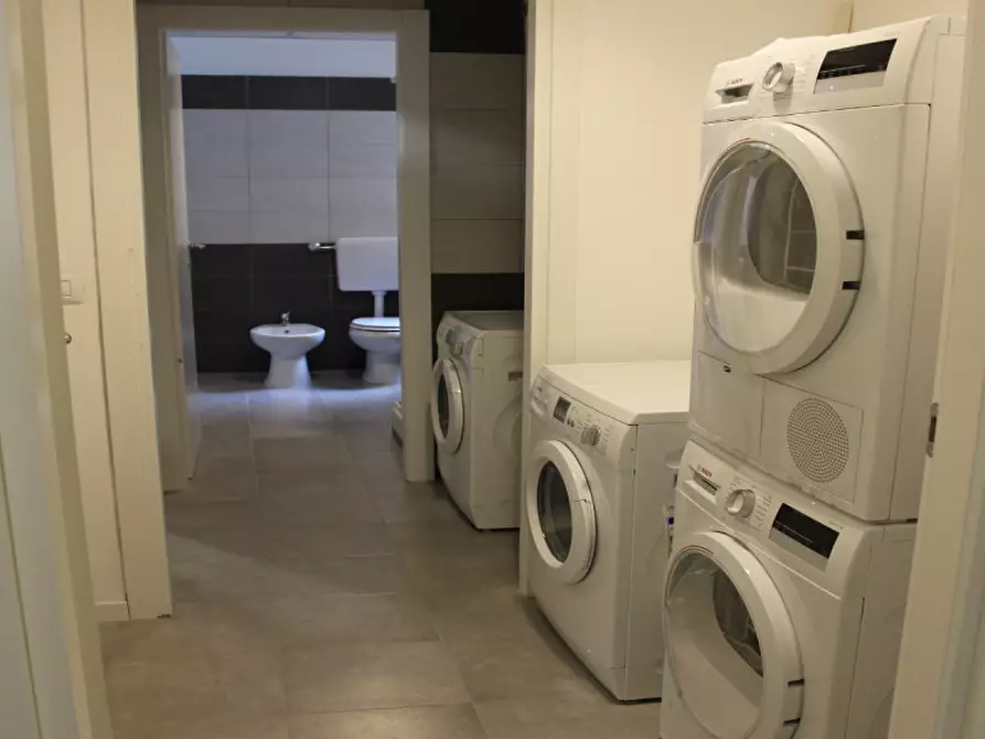 Immagine 10 di Camera in affitto  in Via Felice Casati, 39 a Milano