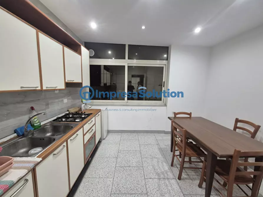 Immagine 9 di Camera in affitto  in Via Giacomo Savarese a Napoli